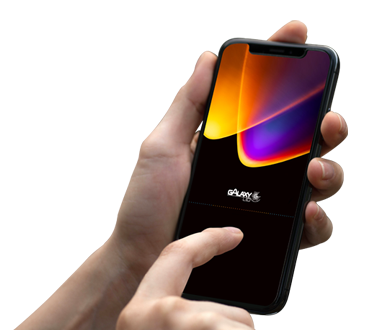 Imagem mostra um celular com o site da galaxyled em exibicao